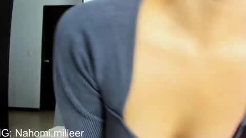 Snapshot of nahomi_miller_ chatting on December 18, 2:50 am Laura online show from December 18, 2:50 am