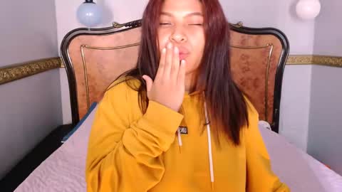 Nahomy online show from February 27, 6:40 am