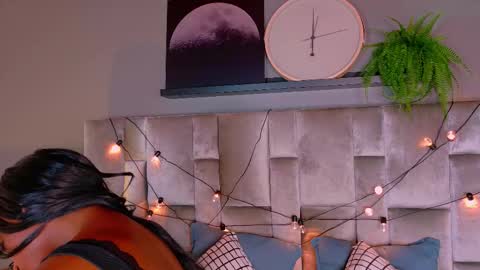  VICTORIA  online show from November 14, 7:34 pm