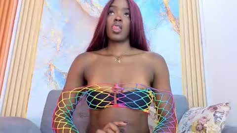 Nahomy  online show from October 19, 10:54 pm