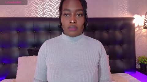 naiaramasson_ online show from September 24, 12:19 pm