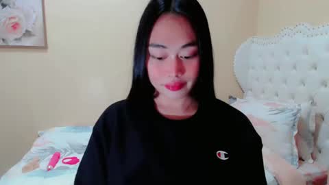 Snapshot of nairobi_fuckdoll chatting on December 8, 12:30 pm Kate online show from December 8, 12:30 pm