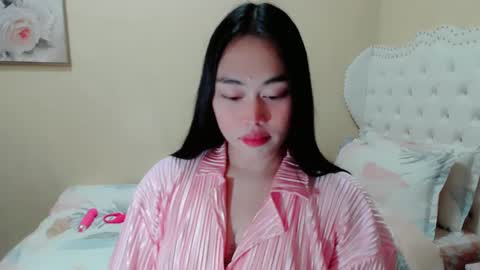 Snapshot of nairobi_fuckdoll chatting on December 12, 12:44 pm Kate online show from December 12, 12:44 pm