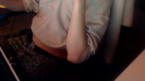 Snapshot of naj8 chatting on September 22, 3:52 am Drew online show from September 22, 3:52 am