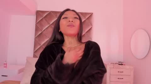 INSTAGRAM  m2221     online show from January 9, 2:07 pm