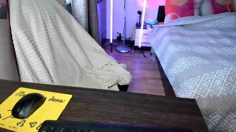 Asy no face  online show from March 3, 1:31 pm