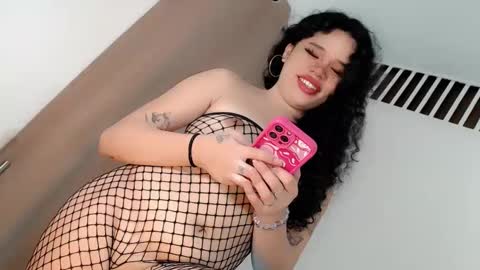 naked_weapon1 online show from December 11, 5:59 pm