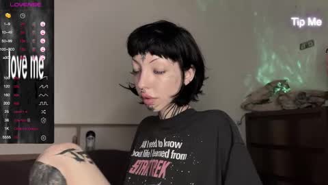 Snapshot of nananevaeragain chatting on December 18, 5:00 pm Nana online show from December 18, 5:00 pm