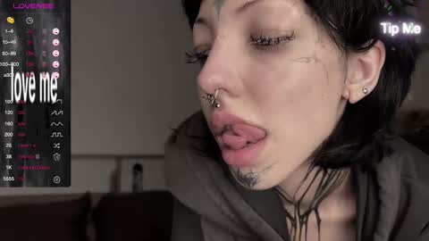 Snapshot of nananevaeragain chatting on December 18, 8:03 pm Nana online show from December 18, 8:03 pm