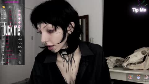 Snapshot of nananevaeragain chatting on December 29, 6:05 pm Nana online show from December 29, 6:05 pm