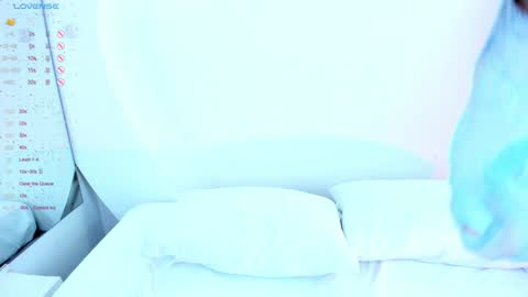 NanaOsaky online show from December 27, 3:59 pm