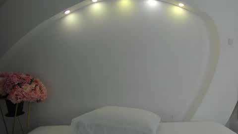 NanaOsaky online show from February 8, 12:28 pm