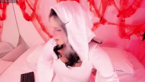 NanaOsaky online show from October 31, 11:55 am