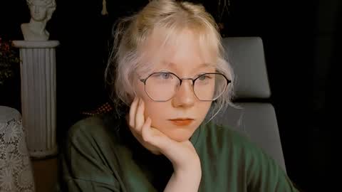 nancymartinez online show from December 30, 8:10 am