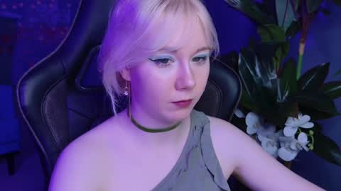 nancymartinez online show from January 18, 8:41 am