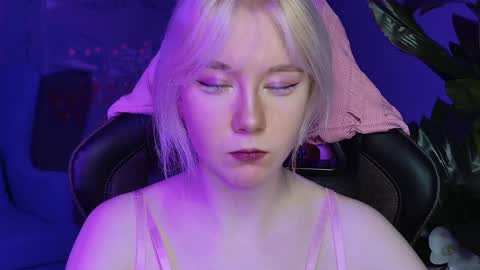 nancymartinez online show from January 19, 5:05 am