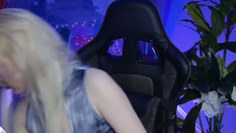 nancymartinez online show from January 29, 1:07 pm