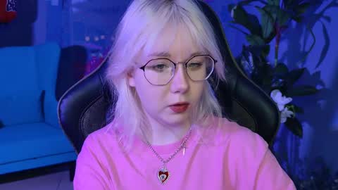 nancymartinez online show from February 18, 5:31 am