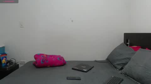 Snapshot of nanna_and_balder2 chatting on February 19, 12:14 am nanna_and_balder2 online show from February 19, 12:14 am