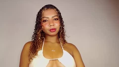 Snapshot of naomi_rider77 chatting on September 15, 5:29 am mara Jos online show from September 15, 5:29 am