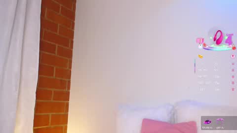 Snapshot of naomi_wong chatting on March 5, 11:05 pm Guys the page has lately failed. If you see me disconnected thats why. online show from March 5, 11:05 pm