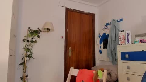 Snapshot of naomigarcia chatting on February 26, 6:37 am Naomi online show from February 26, 6:37 am