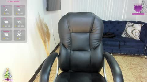 Snapshot of naomii_campbell_ chatting on December 6, 5:33 pm Naomi Campbell online show from December 6, 5:33 pm