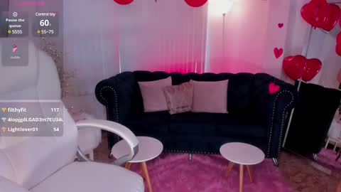 Snapshot of naomii_campbell_ chatting on February 15, 1:38 pm Naomi Campbell online show from February 15, 1:38 pm