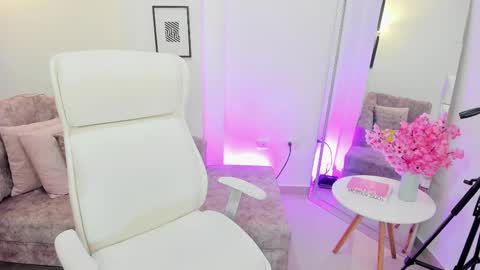 Snapshot of naomii_campbell_ chatting on November 5, 7:47 pm Naomi Campbell online show from November 5, 7:47 pm