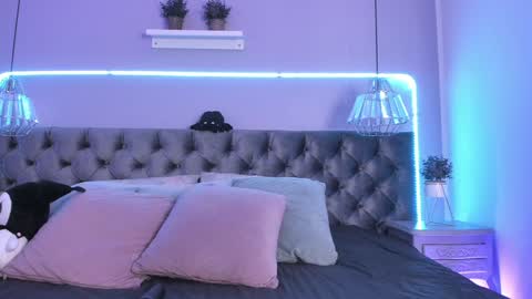 Naomi online show from December 14, 9:56 pm