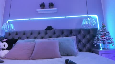 Naomi online show from December 31, 1:08 pm