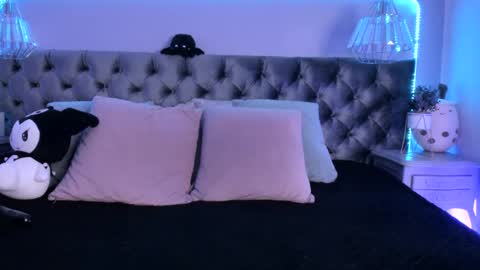 Naomi online show from February 13, 10:54 pm