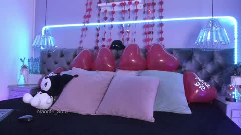 Naomi online show from February 14, 10:25 pm