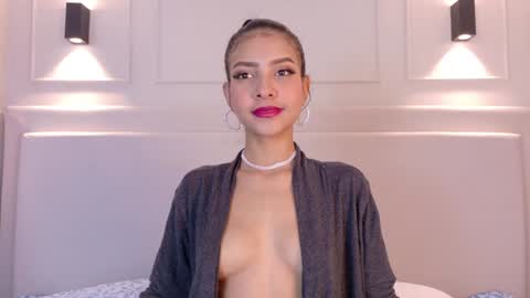 Naomi Klarc online show from December 24, 2:32 am