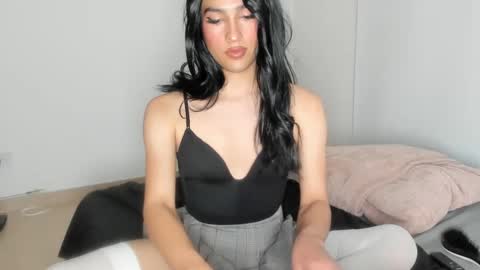 Naomi Moore online show from February 6, 2:11 am