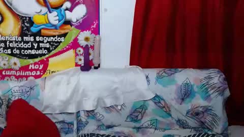 naomiquiin online show from February 6, 8:18 am