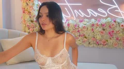 Snapshot of naomisainz chatting on January 22, 2:46 pm Naomi online show from January 22, 2:46 pm