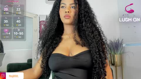 Naomi     online show from December 21, 10:19 pm