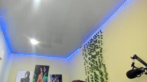 naomy online show from January 21, 7:39 pm