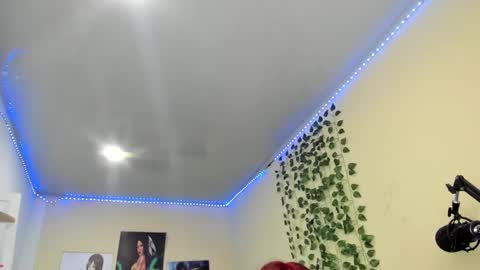 naomy online show from February 12, 2:03 am