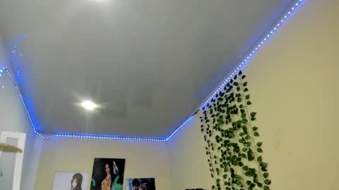 naomy online show from February 13, 2:01 am