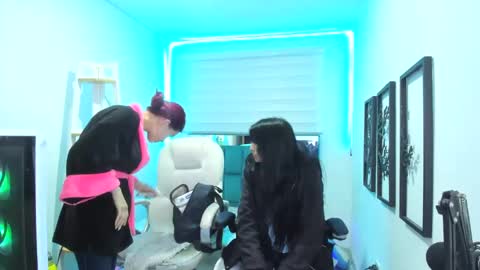 naomy online show from October 28, 7:45 am