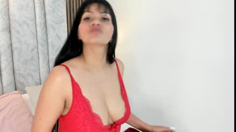 Naomy Smith online show from January 9, 12:35 am