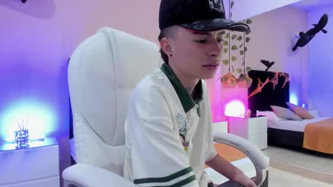 Nascary Fox online show from October 11, 8:29 pm