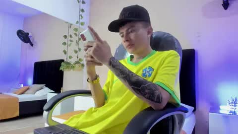 Nascary Fox online show from November 16, 1:28 pm