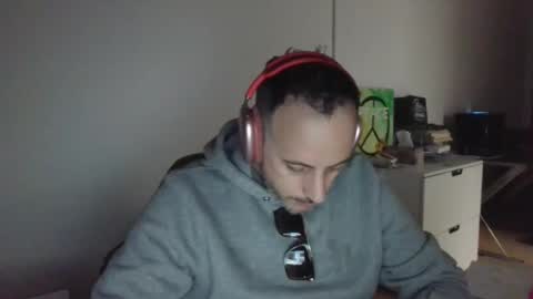 nassobout online show from December 8, 11:46 am