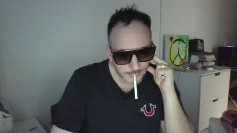 nassobout online show from December 8, 8:58 pm