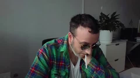 nassobout online show from October 24, 8:27 pm