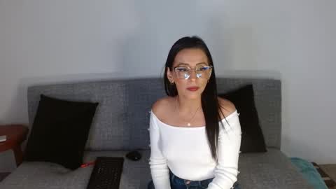 nathalia online show from January 12, 2:35 am