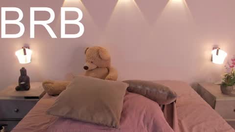 Natttttttttttttttt online show from January 23, 1:35 pm